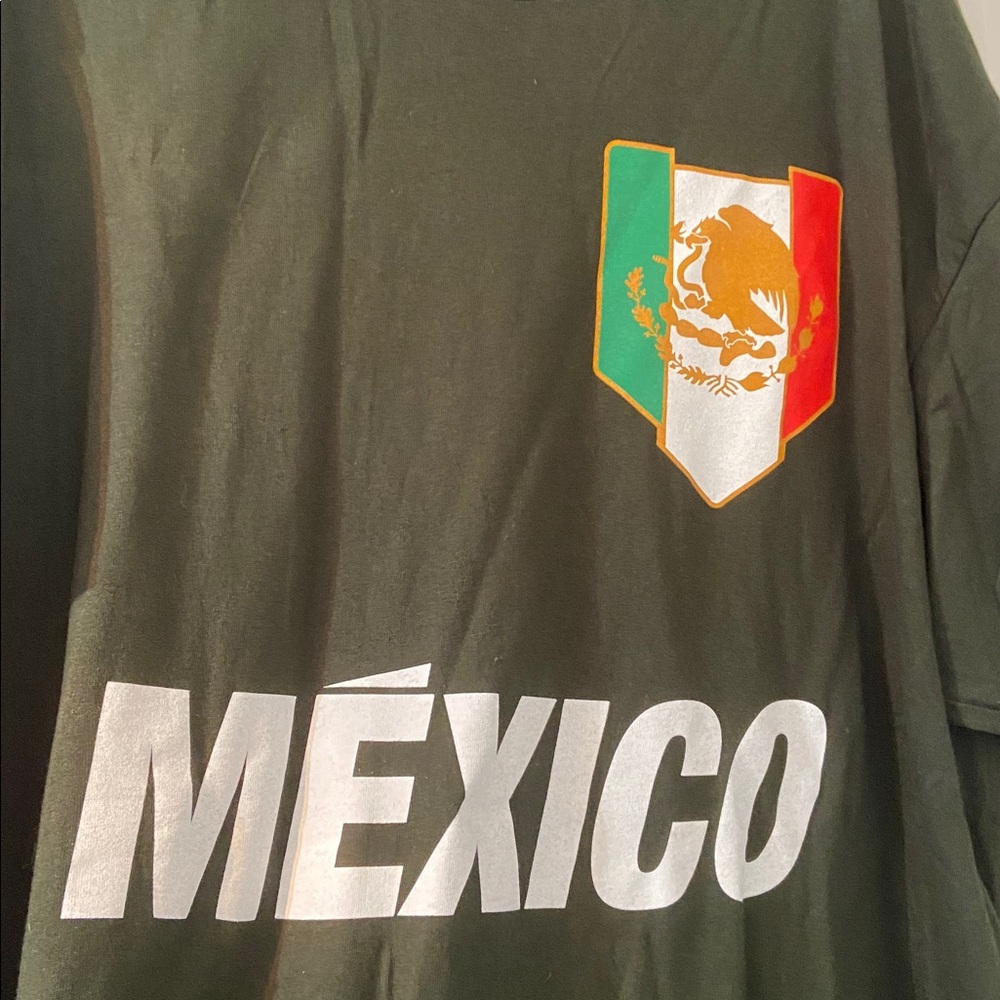 🧡 Men’s t-shirt - Picture 2 of 4